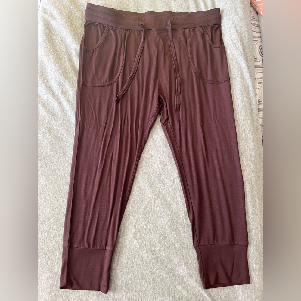Kate Quinn Organics Bamboo Raisin Skinny Crop Joggers NWT
